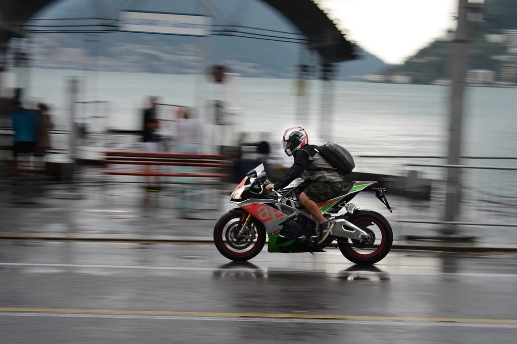 Quel sac emporter en moto ?